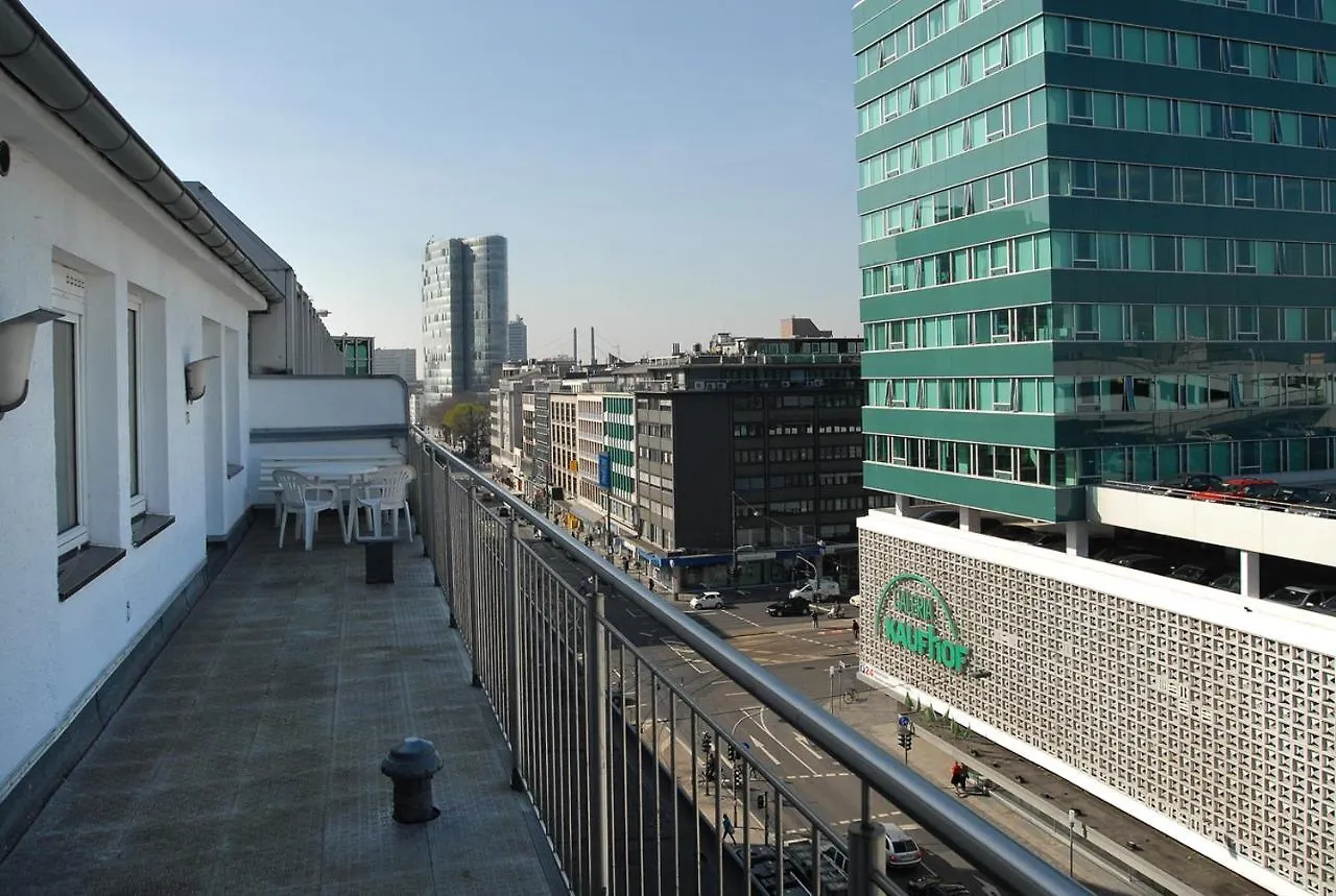 Pitstop Hotel & Boardinghouse Dusseldorf